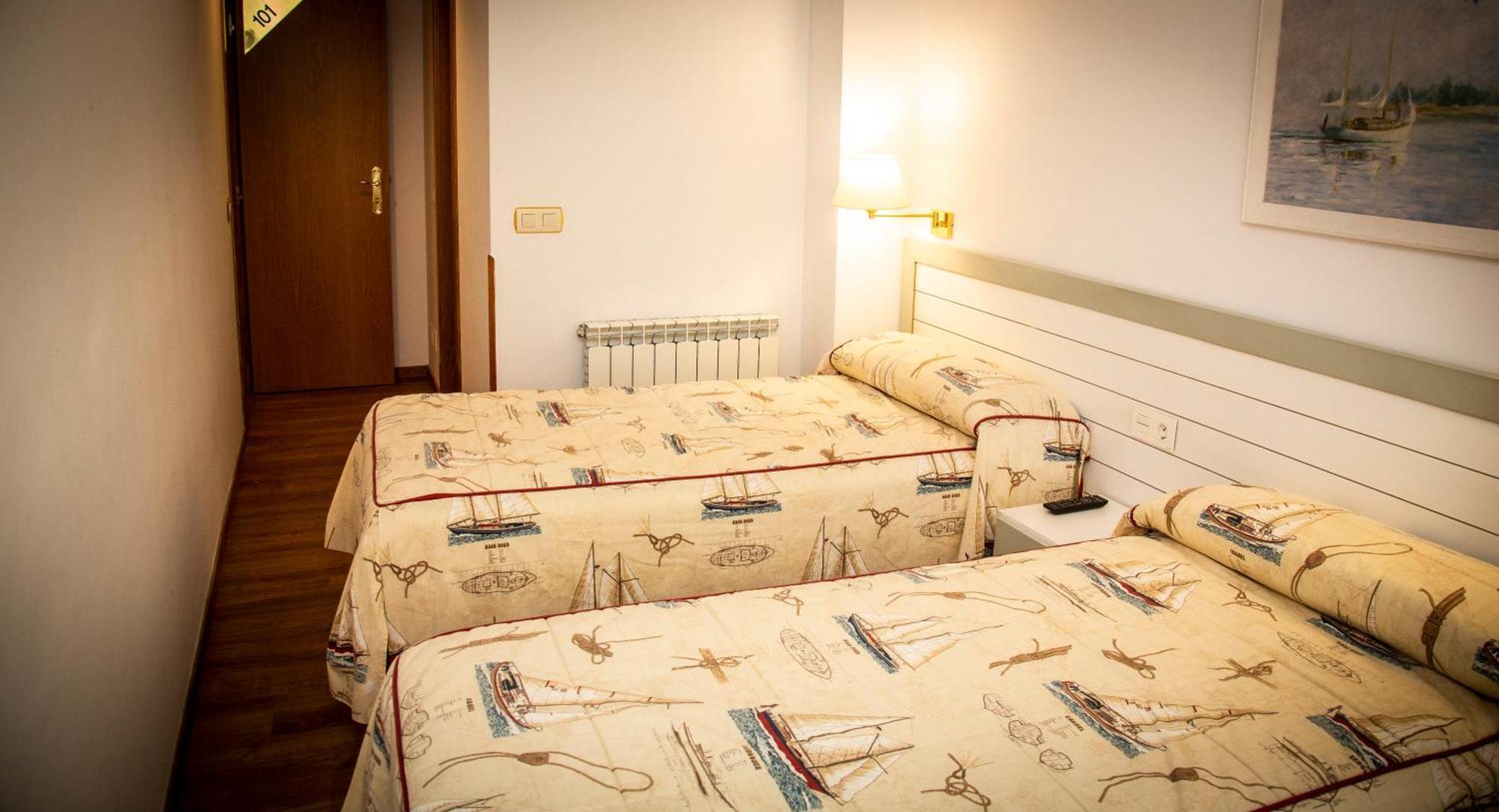 Isabel - Suarez Inclan 38 Hotel Cudillero Szoba fotó